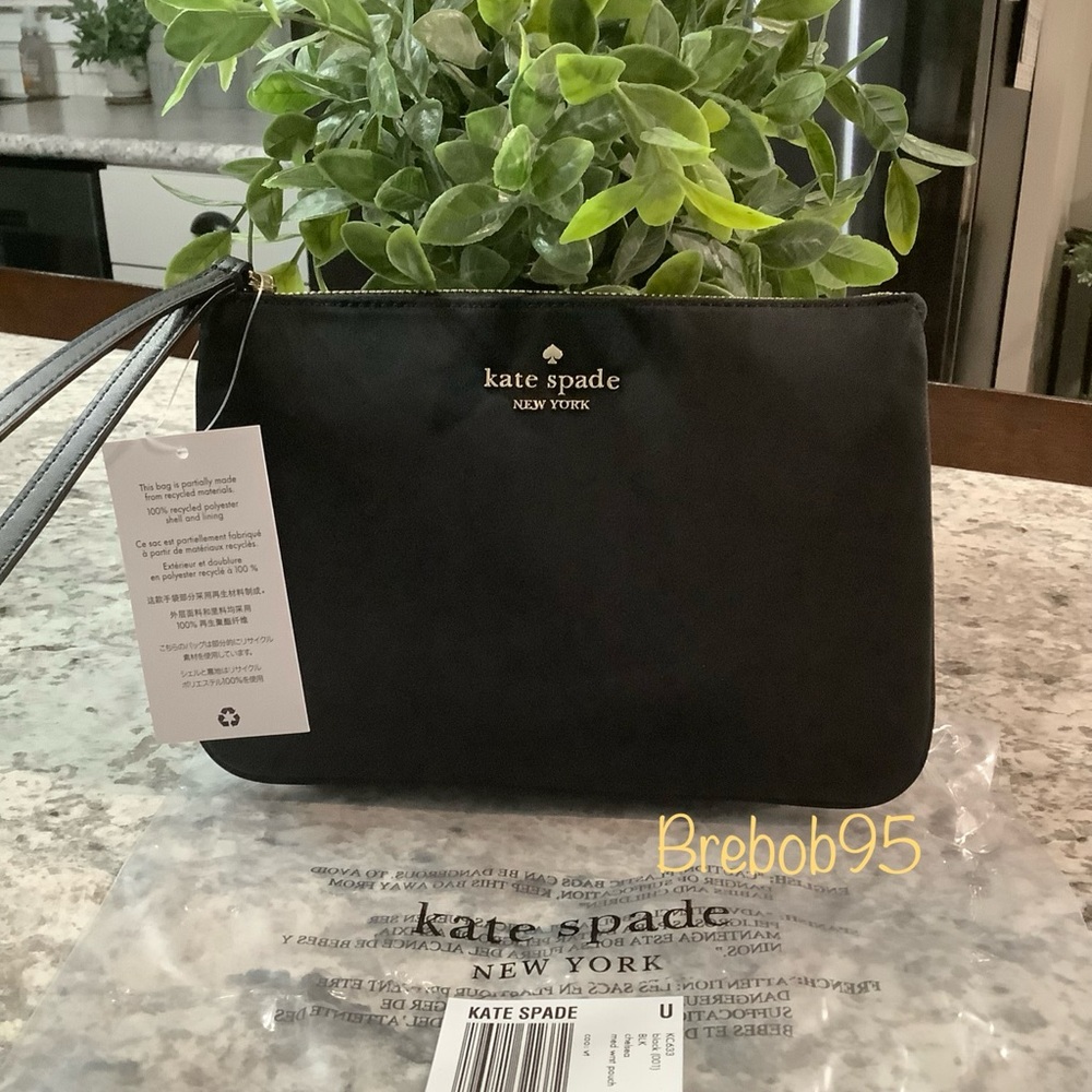 Kate Spade Chelsea Medium Wristlet Pouch- never used